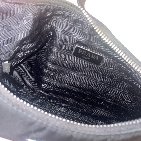 Prada re-edition 2005 Re-Nylon bag - Picture 5 of 5